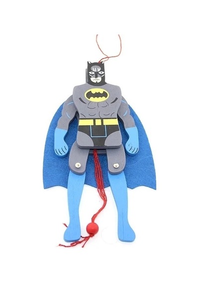 Ahşap Salanan Batman Figürü