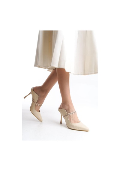 Preshley Kadın Mavera Kırem Rugan 9 Cm İnce Topuklu Sivri Burunlu Arkası Acık Tasarım Stiletto Krem Preshley Kadın Mavera Kırem Rugan 9 Cm İnce Topuklu Sivri Burunlu Arkası Acık Tasarım Stiletto Krem