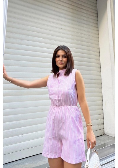 Lila Kolsuz, Düğmeli Hakim Yaka, Beli Lastikli, Cepli, Şort Modelli Kısa Çizgili Tulum Pembe