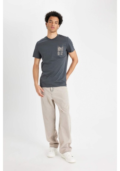 DeFacto %100 Pamuk Slim Fit Dar Kesim Bisiklet Yaka Baskılı Kısa Kollu Tişört C2131AX24AUAR231 DeFacto %100 Pamuk Slim Fit Dar Kesim Bisiklet Yaka Baskılı Kısa Kollu Tişört C2131AX24AUAR231