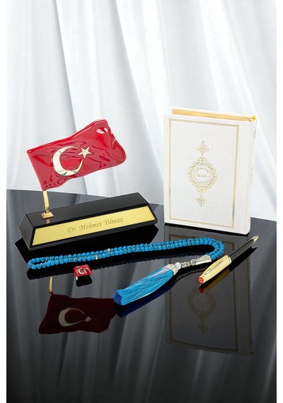 Kişiye Özel Ofis Masaüstü Türk Bayraklı İsimlik, Kuranı Kerim, Kalem, Rozet Ve Tesbih Kurumsal Hediyelik Set Beyaz