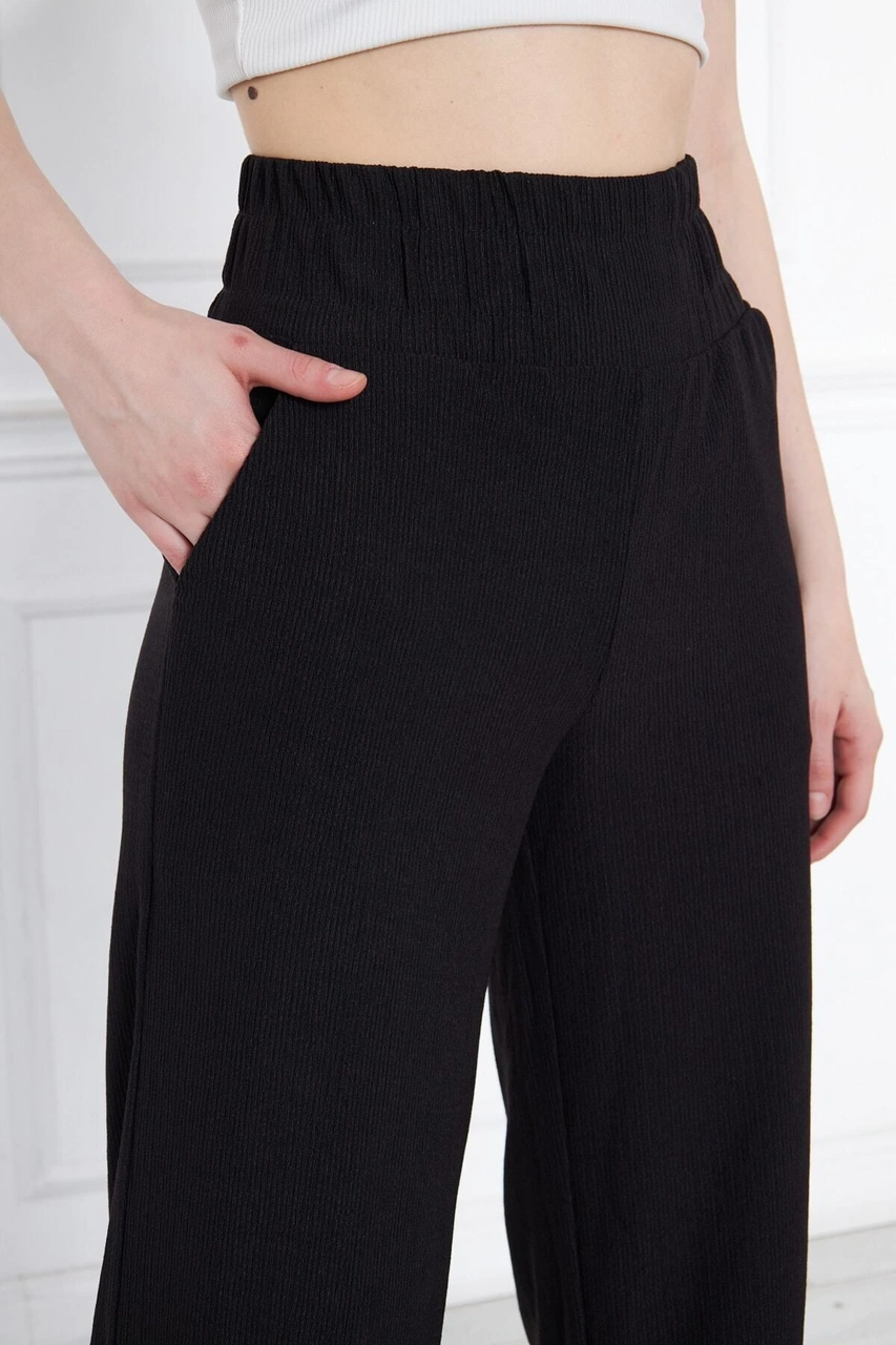 Kahverengi Beli Lastikli Bol Paça Çift Cepli Yüksek Bel Bürümcük Örme Kadın Pantolon Siyah Kahverengi Beli Lastikli Bol Paça Çift Cepli Yüksek Bel Bürümcük Örme Kadın Pantolon Siyah