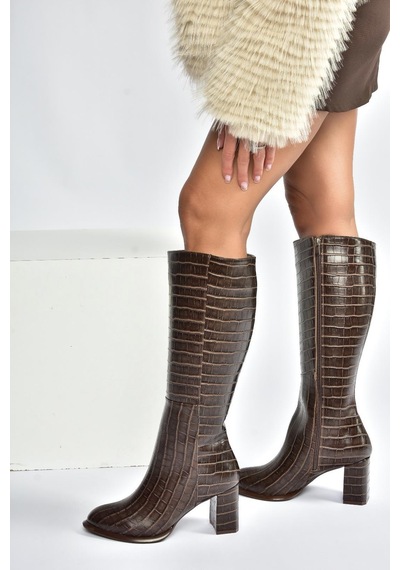 Fox Shoes V590179611 Kahverengi Süet Kalın Topuklu Klasik Kadın Çizme Kahverengi-kroko Baskı Fox Shoes V590179611 Kahverengi Süet Kalın Topuklu Klasik Kadın Çizme Kahverengi-kroko Baskı