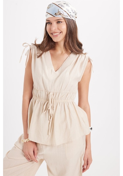 Tudors Kadın Standart Fit Normal Kesim V Yaka Beli Büzgülü Bağcıklı Bluz Geniş Paça Bej Pantolon Takım-51025
