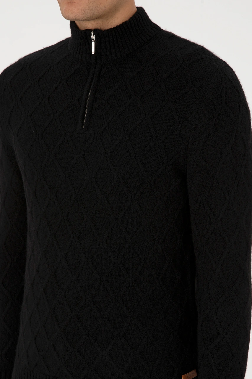 U.S. Polo Assn. Erkek Regular Fit Yarım Fermuarlı Desenli Siyah Kazak 50315035-VR046