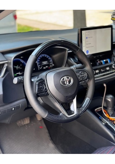 Toyota Corolla 2020-2024 Araca Özel Direksiyon Kılıfı Soft Nokta 5d Mikrofiber Karbon Deri
