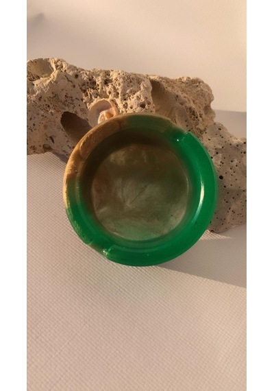 Parlak Çim Yeşili Ve Gold Renkli Yuvarlak Şekilli Dekoratif Kül Tablası Küllük El Yapımı Epoksi Hediyelik