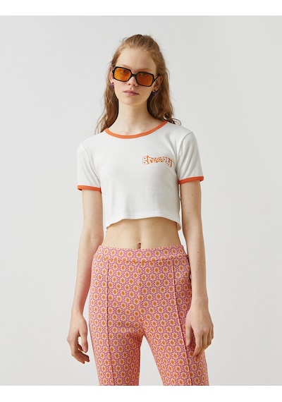 Koton Crop Tişört Biyeli Kısa Kollu Minimal Baskılı Kırık Beyaz 2yal18002ok Ekru