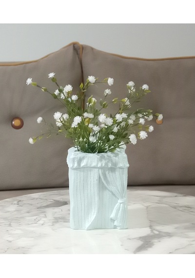 Vazoda Beyaz Yapay Çiçek Dekoratif Poliresin Vazo Dahil 7 x 7 x 17 CM
