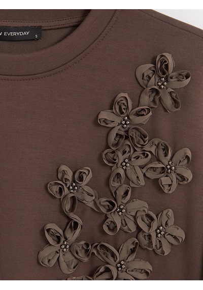 Lcw Everyday Kahverengi Soft Touch Çiçek Aplikeli Kadın Sweatshirt Tunik Lcw Everyday Kahverengi Soft Touch Çiçek Aplikeli Kadın Sweatshirt Tunik