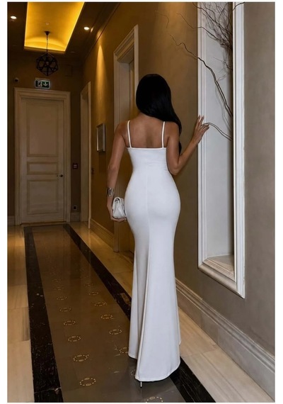 Veraura Lifestyle Kadın Modern Tasarım Yaka Taş Detaylı Askılı Abiye Elbise BEYAZ
