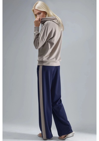 Hiccup Modal Dokulu Kapüşonlu Sweatshirt Ve Şerit Detaylı Pantolon Takımı Bersan Collection Taba Doğal Hiccup Modal Dokulu Kapüşonlu Sweatshirt Ve Şerit Detaylı Pantolon Takımı Bersan Collection Taba Doğal