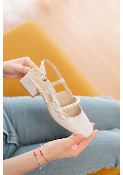 Melody Beyaz Fiyonklu İnci Detaylı 4 Cm Topuklu Yuvarlak Burunlu Günlük Kullanım Ayakkabı Beyaz Cilt Melody Beyaz Fiyonklu İnci Detaylı 4 Cm Topuklu Yuvarlak Burunlu Günlük Kullanım Ayakkabı Beyaz Cilt