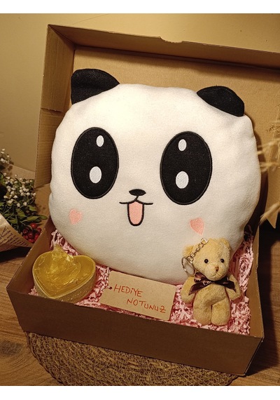 Kutulu Hediye Seti / Panda Yastık 35cm, Ayıcık Anahtarlık Ve Kalp Şeklinde Tüllü Kutu