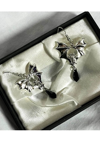 Dükkan Design Taşlı Gotik Yarasa Küpe Açık Gri