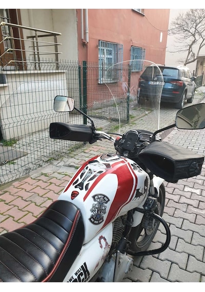 Motocam Bajaj V15 Ön Cam 2017-2018 Model 57cm Şeffaf Renkli 4mm