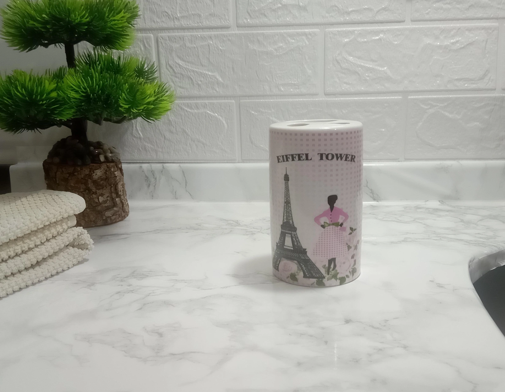 2 Adet Seramik Diş Fırçalık Eyfel Kulesi Model 7x7x11cm Banyo Seti Çok Renkli