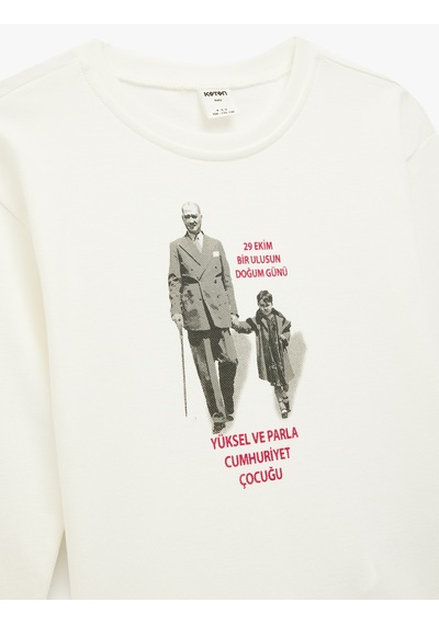 Koton Atatürk Ve Cumhuriyet Baskılı Uzun Kollu Bisiklet Yaka Pamuklu Tişört Ekru 6wmb10310tk