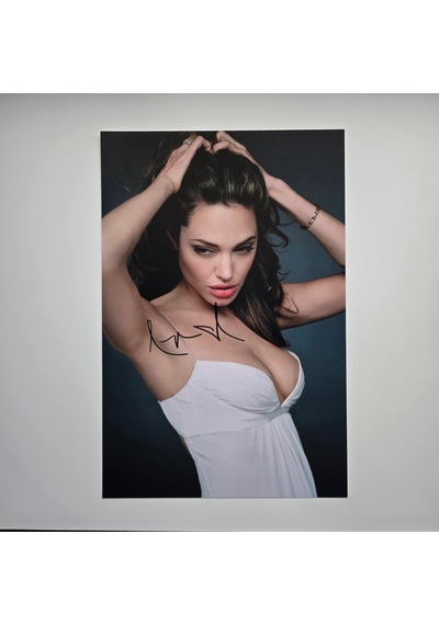 Angelina Jolie 20x30 Cm Boyutunda El İmzalı Fotoğraf Ömür Boyu C