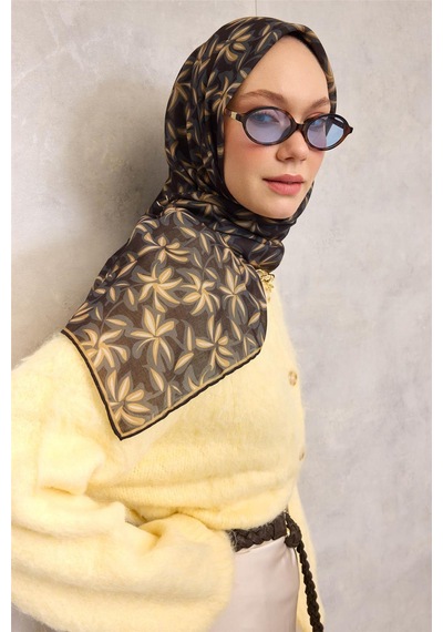 Silk Home Pamuk Polyester Soft Eşarp Siyah Flora Desenli Kaymaz Dokulu 90x90 Çok Renkli