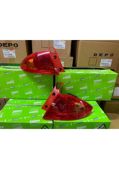 Seat Leon 2006-2013 Arası Valeo Sağ Ve Sol Dış Stop Lambası 1p0945111d / 1p0945112d