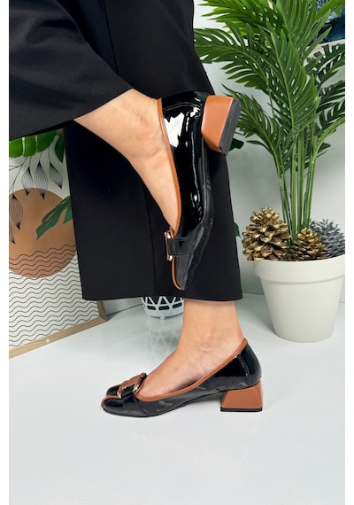 Günlük Kadın Loafer Topuklu Toka Ve Dikiş Detaylı Küt Burunlu Ayakkabı 6002 Siyah Taba Rugan Günlük Kadın Loafer Topuklu Toka Ve Dikiş Detaylı Küt Burunlu Ayakkabı 6002 Siyah Taba Rugan