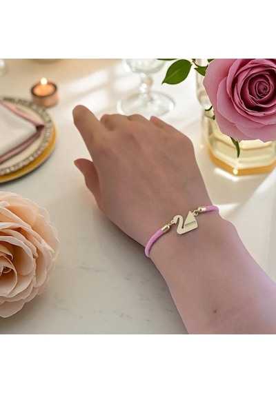 Archin Piyano Temalı Kuğu Kuşu Motifli 14 Ayar Altın Plakalı Pembe Örgülü Hediye Bileklik-609sembol Piyano Archin Piyano Temalı Kuğu Kuşu Motifli 14 Ayar Altın Plakalı Pembe Örgülü Hediye Bileklik-609sembol Piyano