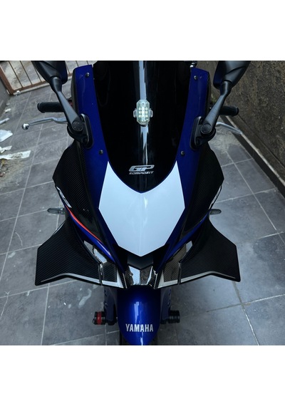 Yamaha Yzf-r25 Ön Kafa Beyaz Sticker Etiket Modeli Üçgen Yarış Desen 1 Adet