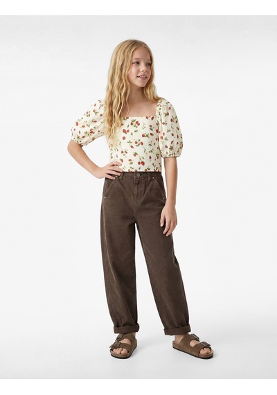 Koton Keten Viskon Karışımlı Gipeli Slim Fit Poplin Kare Yaka Crop Balon Kollu Çilek Desenli Bluz Kırmızı Desenli 6skg60004aw