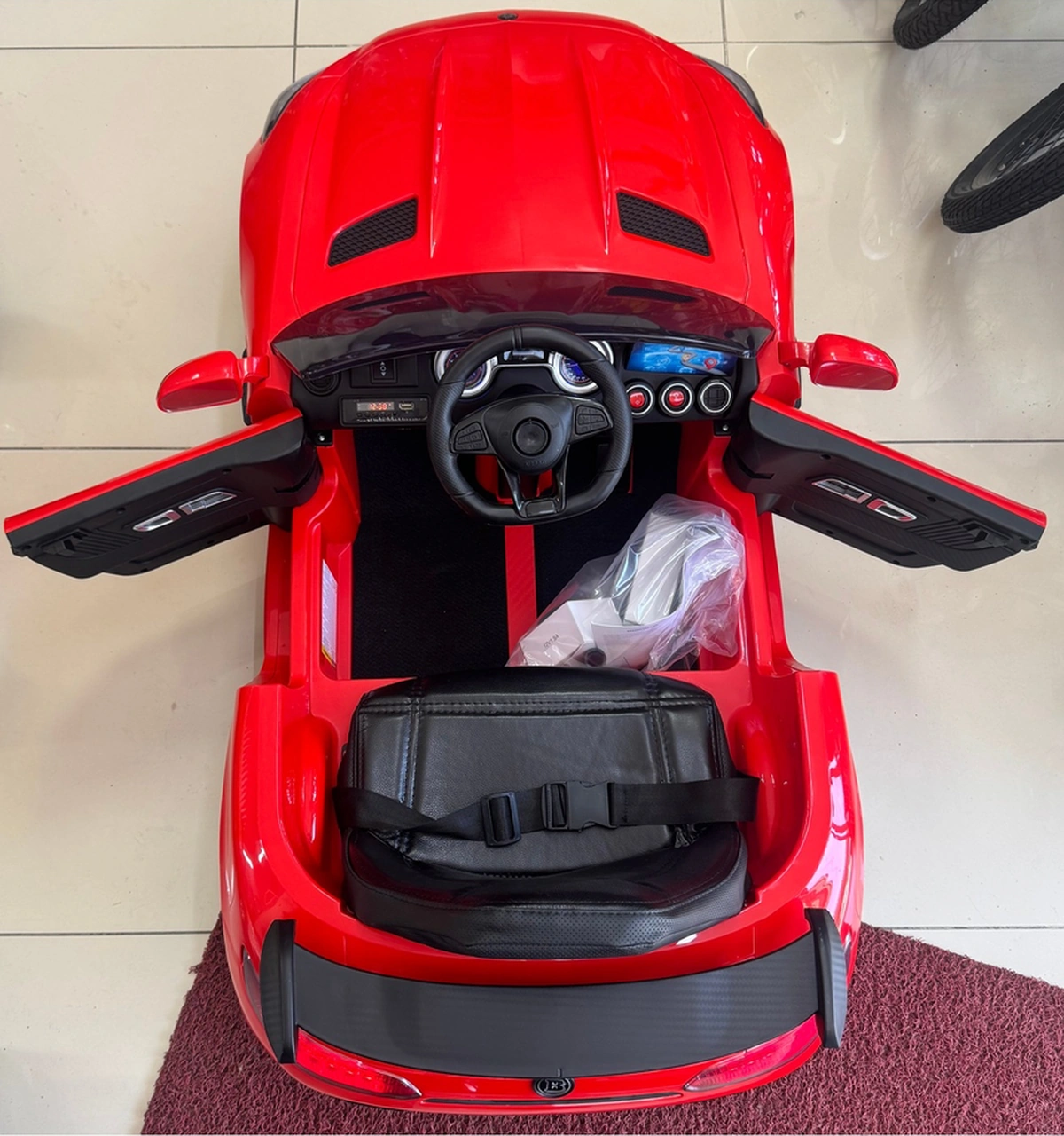 12v Mercedes Gtr Akülü Araba 1-4 Yaş, Uzaktan Kumandalı, Led Işıklı Kırmızı
