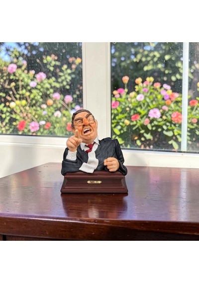 Forchıno Sertifikalı Özel Koleksiyon Avukat Büst Dekoratif Obje 19 Cm -