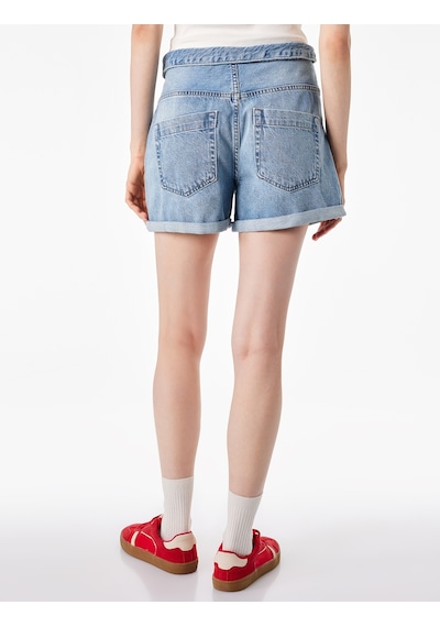 Koton Pamuklu Rahat Kalıp Düğme Detaylı Beli Katlamalı Mini Denim Şort Orta İndigo 6sal40282md