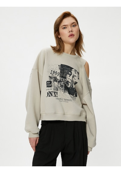 Koton Pencere Detaylı Sweatshirt Rahat Kalıp Uzun Kollu Baskılı Bej 4sal10591ık Ekru