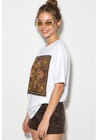 Shade Kadın Etnik Desenli Boncuk İşlemeli Baskı Detaylı Oversize T-shirt 2128 60286123 - Beyaz