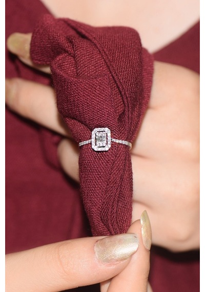 Lilarote 0.35 Ct. Modern Tasarım Baget Kare Tektaş Yüzük