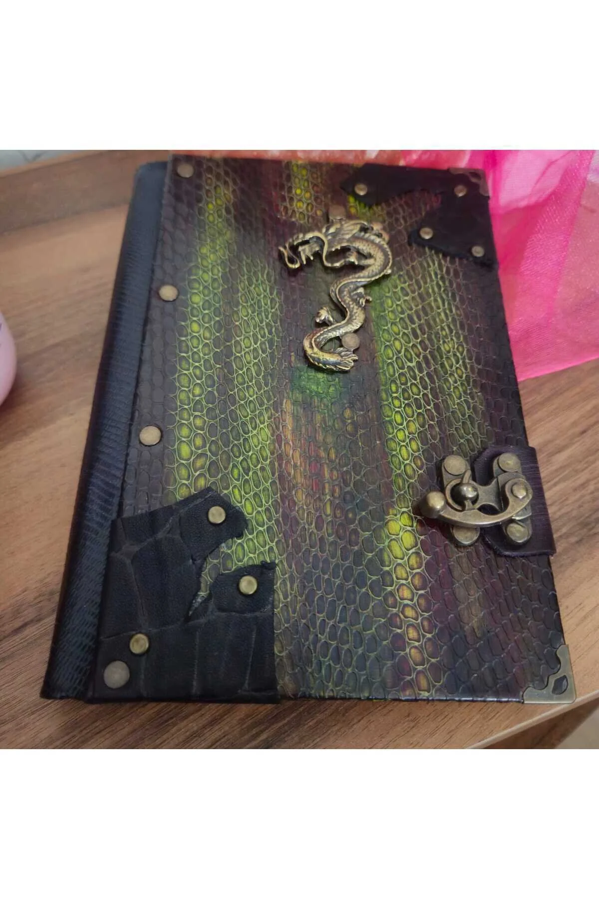 Dragon Hakiki Deri Doğaçlama Zamak Döküm Figürlü Efektli El Yapımı Defter Açık Yeşil