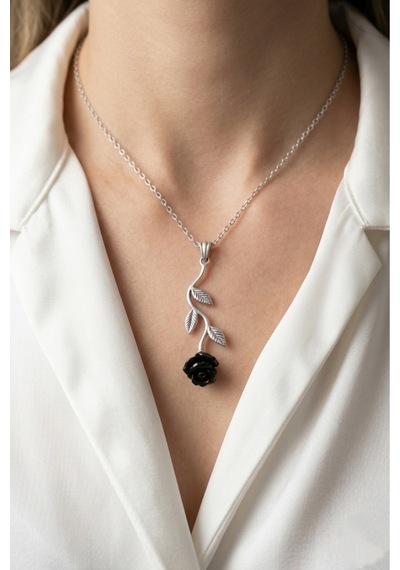 Çekirdekjewelry 925 Ayar Gümüş Siyah Gül Kolye Kadınlara Özel Minimal Şıklık Gümüş
