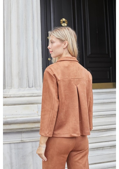 Kadın Yakalı Rahat Kesim Uzun Kol Hafif Likralı Süet Kumaş Düğmeli Cepli Blazer Ceket-taba Taba Kadın Yakalı Rahat Kesim Uzun Kol Hafif Likralı Süet Kumaş Düğmeli Cepli Blazer Ceket-taba Taba