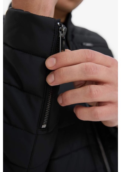 Defacto Su Geçirmez Slim Fit Dar Kesim Dik Yaka Fermuarlı İç Cepli Sunş Deri Ceket Mont X4014az25wnbk27 Siyah Defacto Su Geçirmez Slim Fit Dar Kesim Dik Yaka Fermuarlı İç Cepli Sunş Deri Ceket Mont X4014az25wnbk27 Siyah