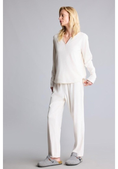 Defacto Regular Fit V Yaka Uzun Kollu Velur Pijama Takımı A3356ax26auer134 Ekru-er134