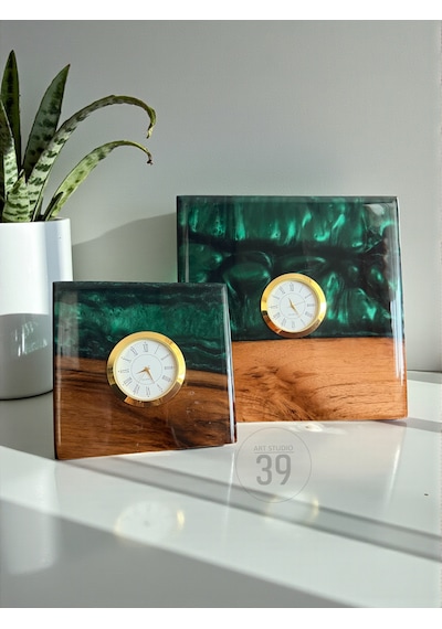 Classic Ceviz & Epoksi Masa Saati Altın Kaplama Quartz Mekanizma El Yapımı Tasarım 15x15 Cm / 20x20 Cm Altın - Yeşil Classic Ceviz & Epoksi Masa Saati Altın Kaplama Quartz Mekanizma El Yapımı Tasarım 15x15 Cm / 20x20 Cm Altın - Yeşil