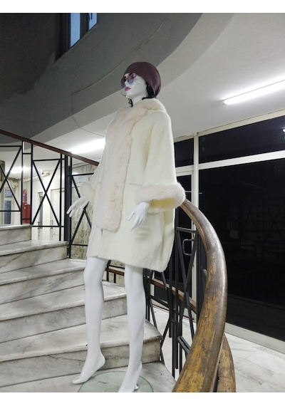 Bohem Stil İtalyan Angora Cepli Kapüşonlu Kürklü Kaban 85 Cm -8901 Ekru