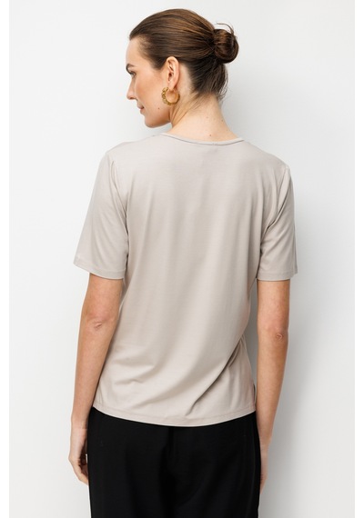 Kadın Açma Yaka Yakası Çiçek Nakışlı Penye T-shirt Bej Bej