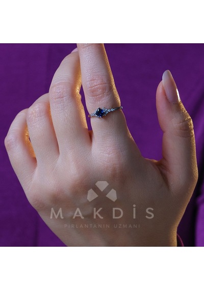 0.25 Karat Safir Pırlanta Yüzük - Hrd Sertifikalı Beyaz Altın