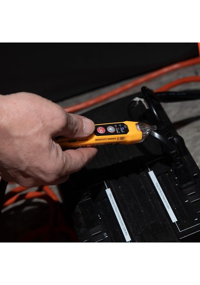 Klein Tools Çift Aralık Temassız Voltaj Test Cihazı, El Fenerli, 12-1000v Ac, Ncvt3p, Yeşil