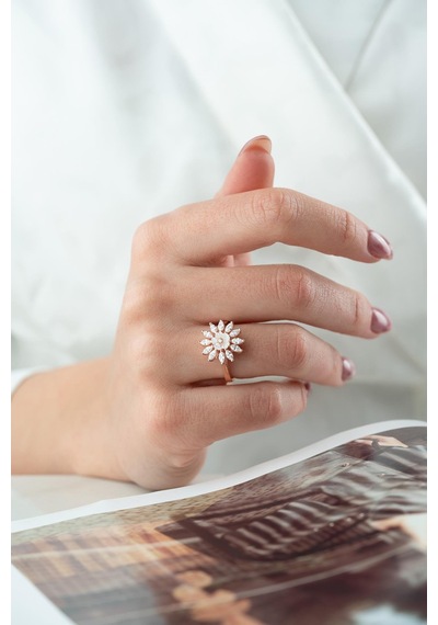 925 Ayar Gümüş Ayarlanabilir Rose Kaplama Mekik Taşlı Manolya Çiçeği Yüzük Gümüş - Rose Gold