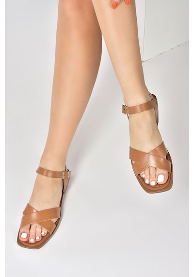 Fox Shoes Taba Hakiki Deri Çapraz Bantlı Günlük Kadın Sandalet M291041503 Taba
