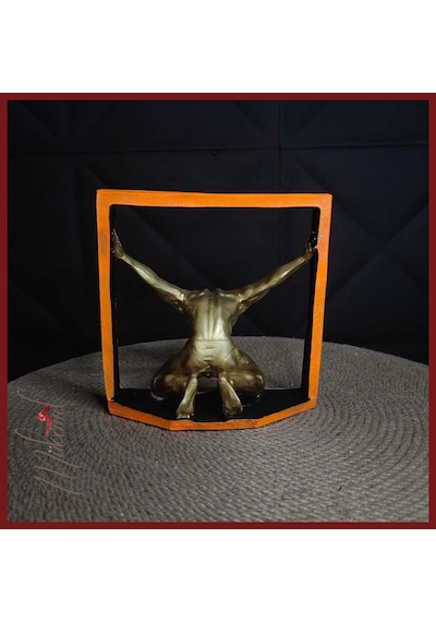 Düşünce Tuzağı Sanatsal Temsil, Aşırı Düşünen Heykel, Mücadele F