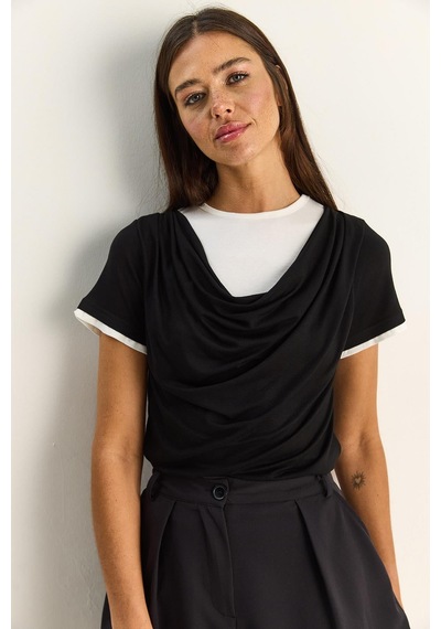 Shade Kadın Çift Kat Görünümlü Degaje Yaka Kısa Kol T-shirt 6140 60286132 - Siyah