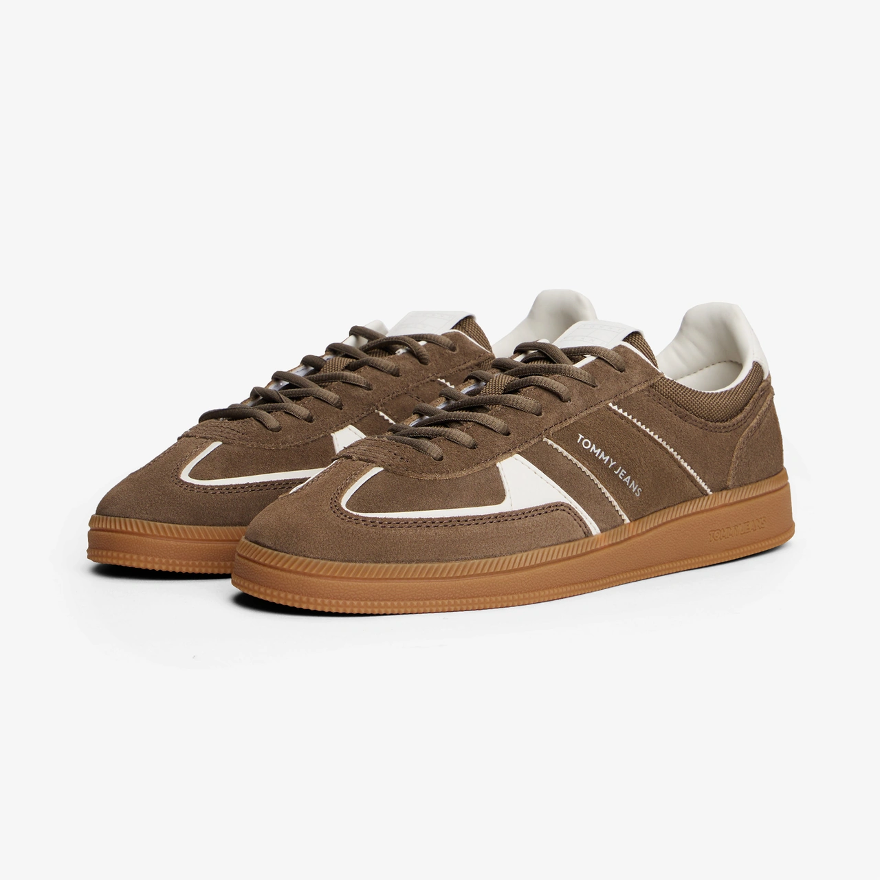 Tommy Hilfiger Kadın The Greenwich Edge Süet Kahverengi Sneaker En0en02838 Kahverengi Tommy Hilfiger Kadın The Greenwich Edge Süet Kahverengi Sneaker En0en02838 Kahverengi